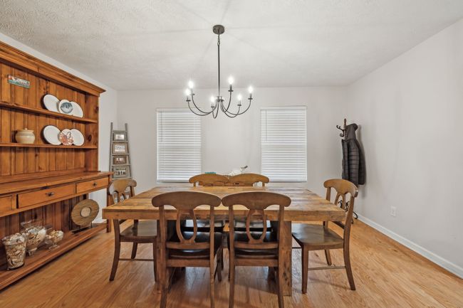 Formal Dining Room | Image 10