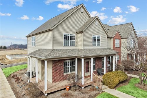 607-607 Clayton Cir, Sycamore, IL, 60178-8942 | Card Image