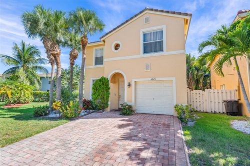 4243 Lake Tahoe Cir, West Palm Beach, FL, 33409-7874 | Card Image
