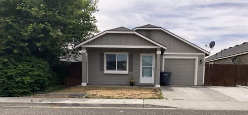 8019 W 6th Ave, Kennewick, WA, 99336-9466 | Card Image