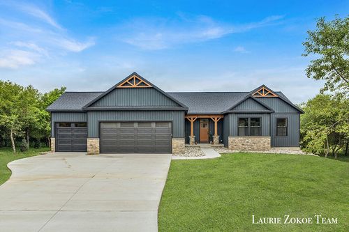 3493 Braeburn Orchard Dr Ne, Cedar Springs, MI, 49319-6201 | Card Image