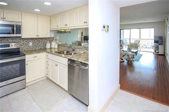 APT-304 - 4490 Sandpebble Trce, Condo with 2 bedrooms, 2 bathrooms and null parking in STUART FL | Image 4