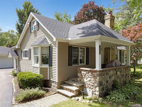 3980 Spencer Ter, West Bloomfield, MI, 48323-1075 | Card Image