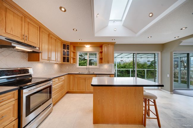 3221 Sail Place, House other with 4 bedrooms, 3 bathrooms and 4 parking in Coquitlam BC | Image 12