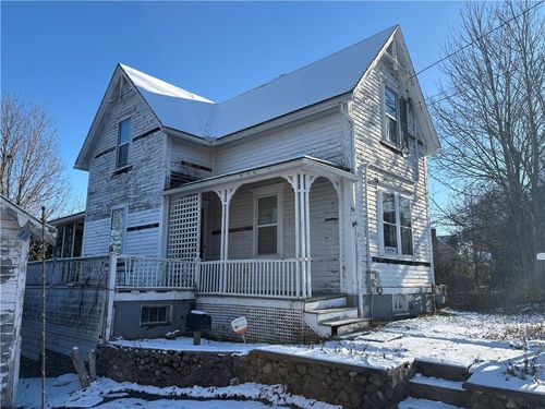 351 County Rd, Barrington, RI, 02806-2422 | Card Image