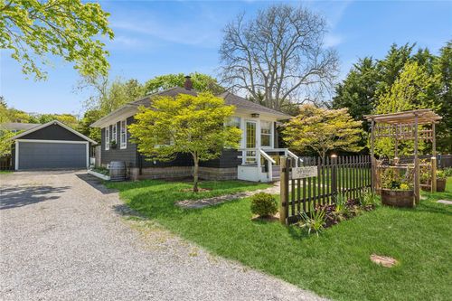 4 Carter Ln, East Quogue, NY, 11942-4335 | Card Image