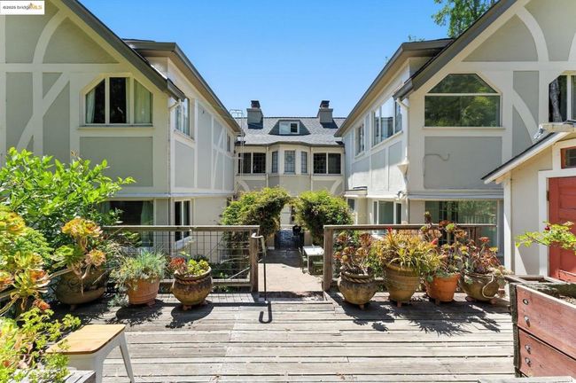 7 Panoramic Way, Condo with 2 bedrooms, 1 bathrooms and null parking in Berkeley CA | Image 34