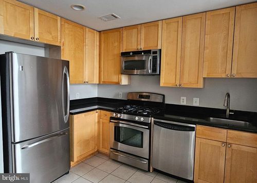 unit-330w-3600 S Glebe Rd, ARLINGTON, VA, 22202-2378 | Card Image