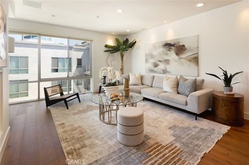 417-111 S De Lacey Ave, Pasadena, CA, 91105-4147 | Card Image