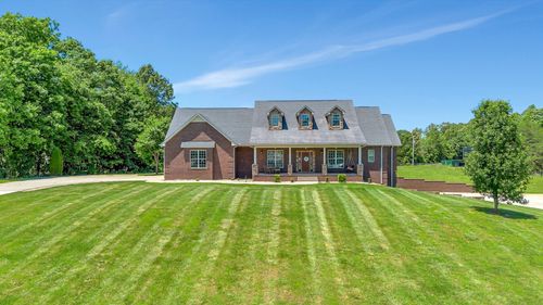 152 Camaro Dr, Chapmansboro, TN, 37035-1400 | Card Image