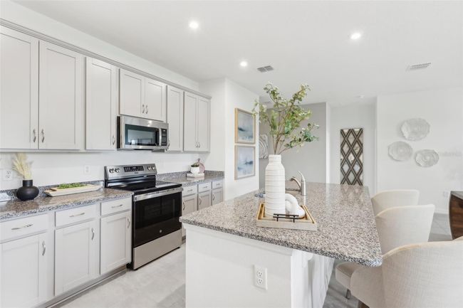 917 Pearlwood Loop, House other with 4 bedrooms, 2 bathrooms and null parking in EAGLE LAKE FL | Image 16