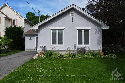 687 Roosevelt Ave, House other with 3 bedrooms, 2 bathrooms and 3 parking in Ottawa ON | Image 1