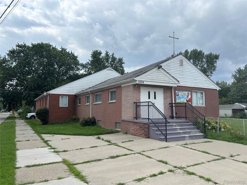 13304 Toepfer Rd, Warren, MI, 48089-4836 | Card Image