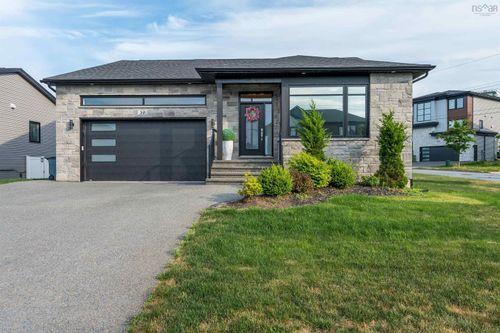 39 Theresa Mcneil Grove, Rockingham, NS, B3M0K3 | Card Image