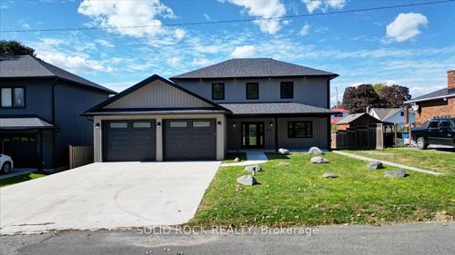 124 Cromwell St, Campbellford, ON, K0L1L0 | Card Image