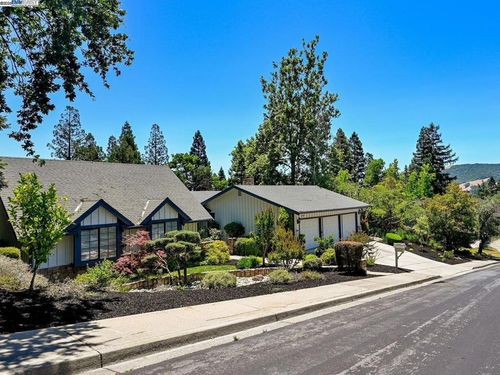 211 Arthur Ct, Danville, CA, 94526-2830 | Card Image
