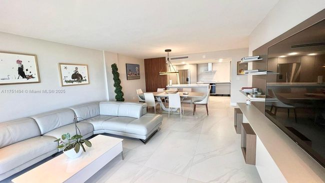 APT-1105 - 155 Ocean Lane Dr, Condo with 2 bedrooms, 2 bathrooms and null parking in Key Biscayne FL | Image 8