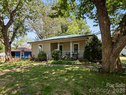 122 Edwards Ave, Swannanoa, NC, 28778-3130 | Card Image