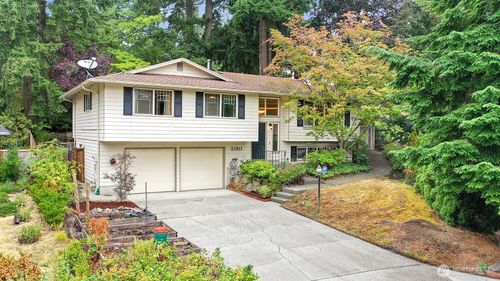21811 1st Avenue W, Bothell, WA, 98021 | Card Image