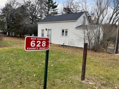 628 County Rd E, Grand Marsh, WI, 53936-9401 | Card Image