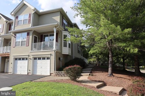 2 Chesterfield Ct, Flemington, NJ, 08822-3524 | Card Image