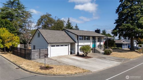 3710 S 268th St, Kent, WA, 98032-7143 | Card Image