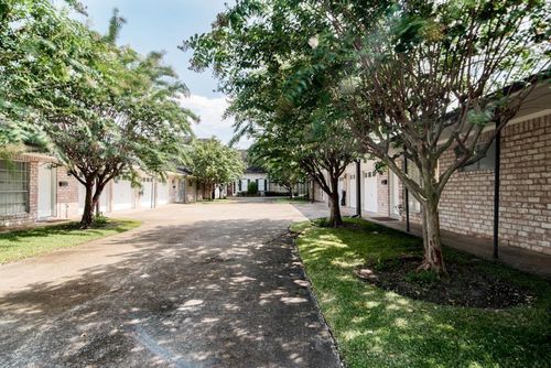 5629 Winsome Ln, Houston, TX, 77057-5729 | Card Image