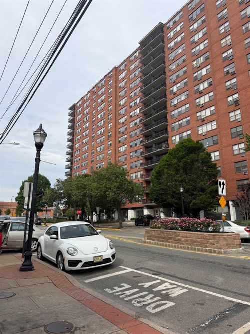 1504-500 Central Ave, Union City, NJ, 07087-5301 | Card Image