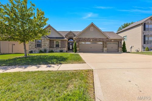 223 Victoria Park Ave, Wentzville, MO, 63385-7271 | Card Image