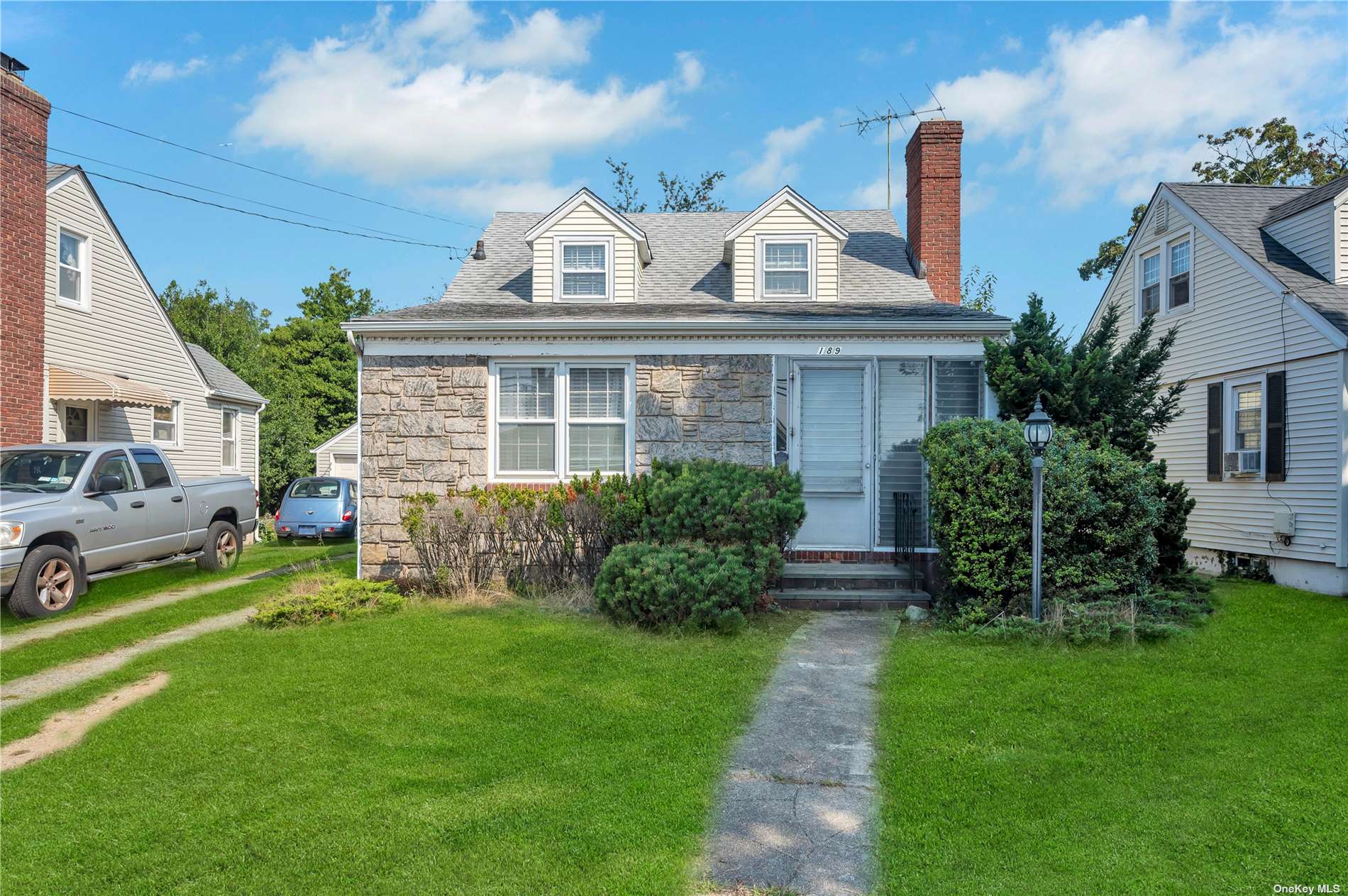 Foxhurst Rd, Oceanside, NY 11572