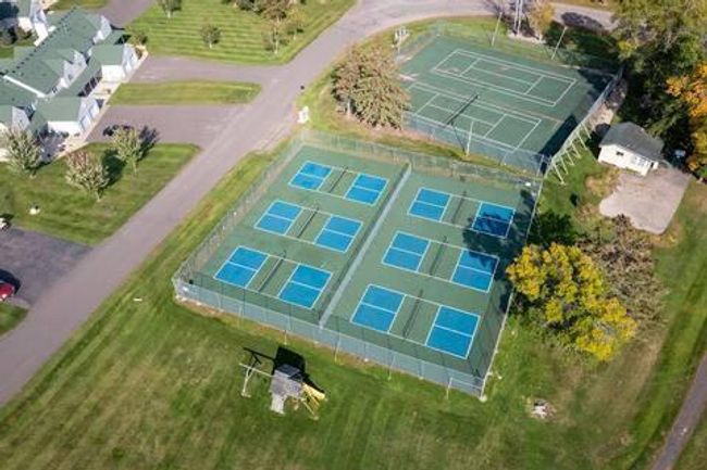 8016 Par Five Dr, Townhouse with 4 bedrooms, 3 bathrooms and null parking in Onamia MN | Image 23