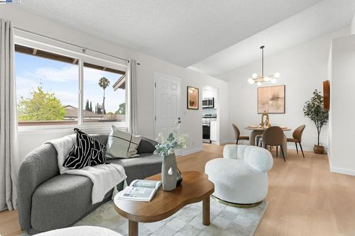 114 Hackamore Ln, Fremont, CA, 94539-7830 | Card Image