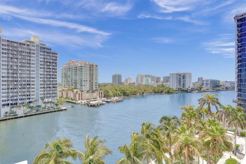 726-2670 E Sunrise Blvd, Fort Lauderdale, FL, 33304-3206 | Card Image