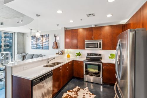 unit-1719-301 Demonbreun St, Nashville, TN, 37201-2246 | Card Image