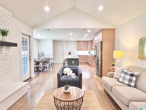 2354 Tyrol Pl, VESTAVIA HILLS, AL, 35216-4267 | Card Image