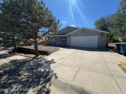 815 Saguaro St, Bloomfield, NM, 87413-4800 | Card Image