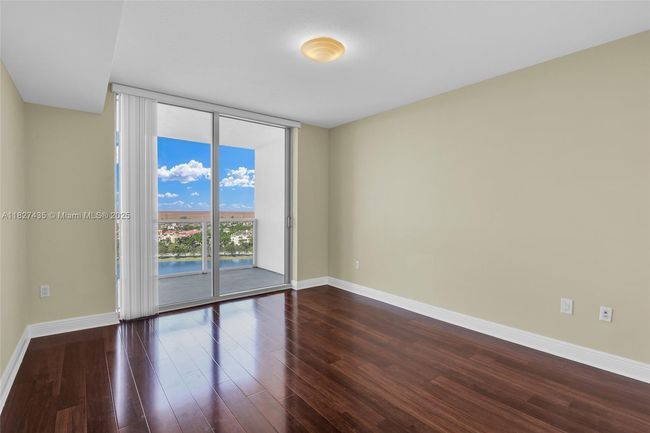 APT-1903S - 2681 N Flamingo Rd, Condo with 2 bedrooms, 2 bathrooms and null parking in Sunrise FL | Image 21