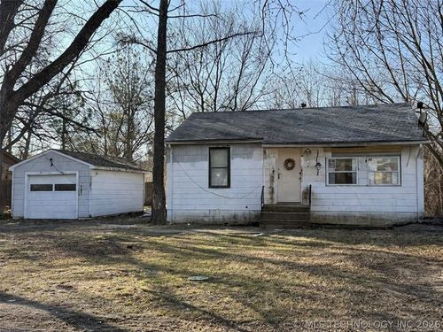 2105 S Johnstone Ave, Bartlesville, OK, 74003-6500 | Card Image