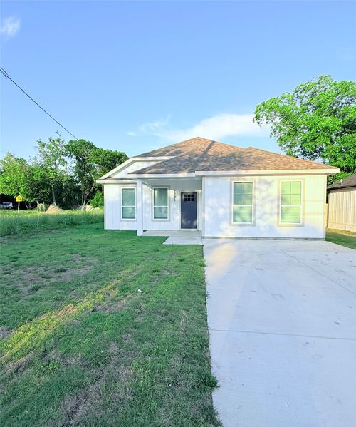 2205 Wellington St, Greenville, TX, 75401-2942 | Card Image
