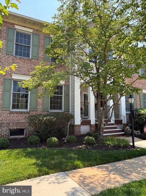 571 Gramercy Ln, DOWNINGTOWN, PA, 19335-4839 | Card Image