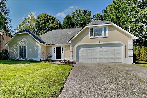 677 Longbow Ct, Stone Mountain, GA, 30087-5235 | Card Image