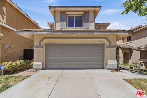 19327 Ackerman Ave, Newhall, CA, 91321-2119 | Card Image