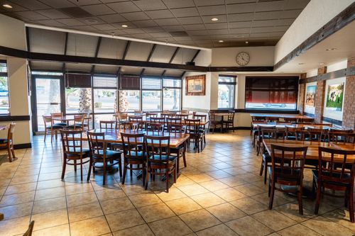 850 S Bluff St, St George, UT, 84770-5201 | Card Image