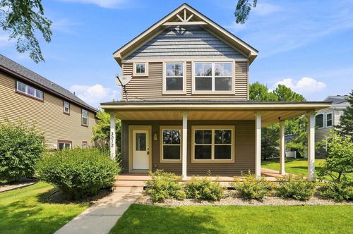 3012 Cottage Ln N, North Saint Paul, MN, 55109-6000 | Card Image