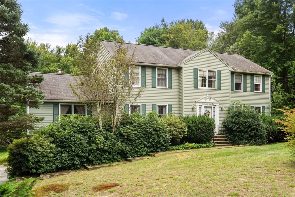 Hartford Ave, Uxbridge, MA 01569