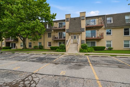 3b-814 N River Rd, Mount Prospect, IL, 60056-1966 | Card Image