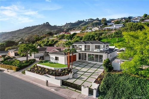 32346 Phantom, Rancho Palos Verdes, CA, 90275 | Card Image