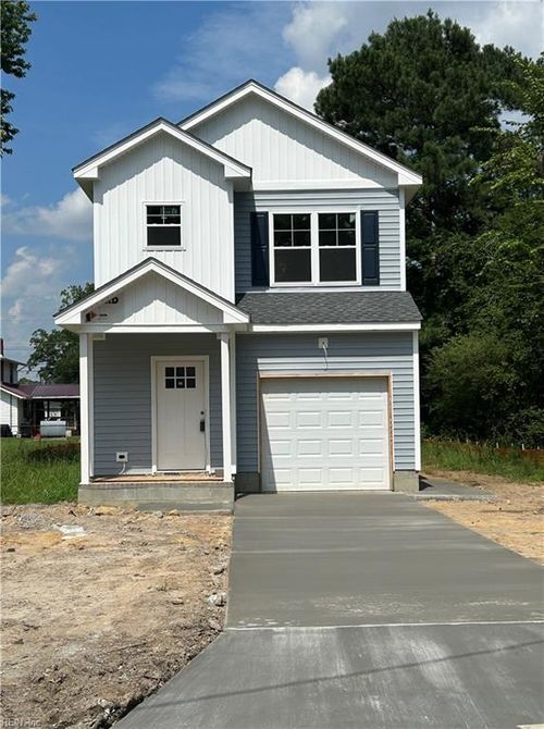 107 Britt St, Franklin, VA, 23851-2213 | Card Image