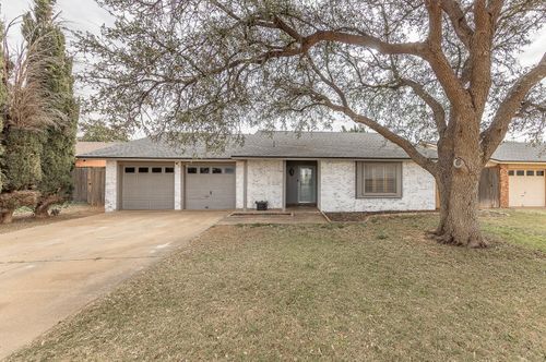 1210 S Cedar St, Brownfield, TX, 79316-6622 | Card Image