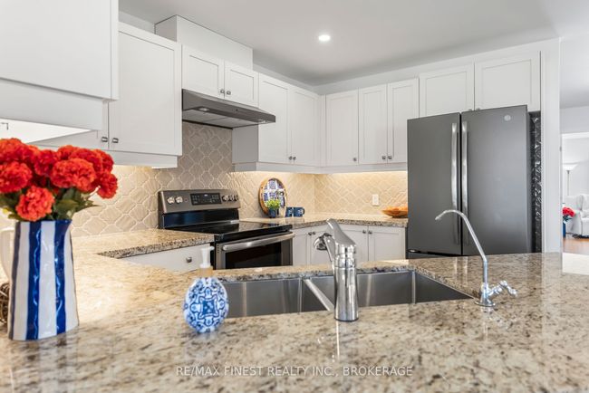 460 Country Club Dr, House attached with 3 bedrooms, 3 bathrooms and 4 parking in Bath ON | Image 26